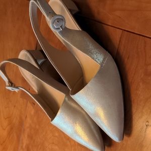 NEW Franco Sarto low heel slingbacks, gold, 8